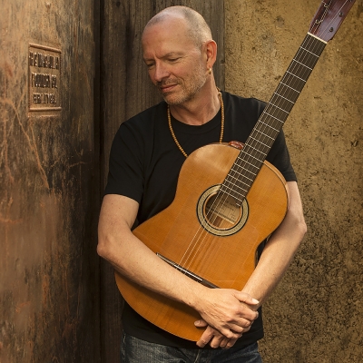 An evening with OTTMAR LIEBERT & LUNA NEGRA